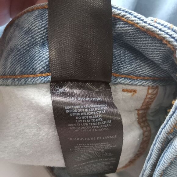 Buffalo David Bitton Button Front Embroidered Floral Denim Skirt Size 30 Waist - Picture 6 of 12